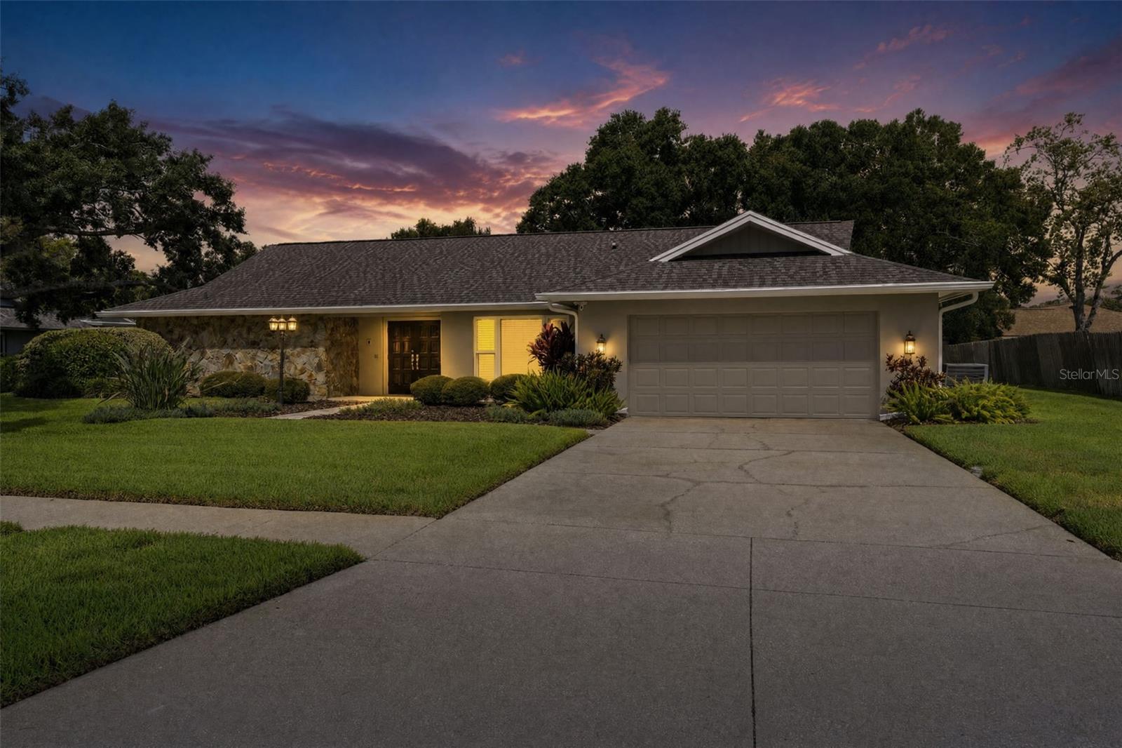 13916 MIDDLE PARK DR — photo 34