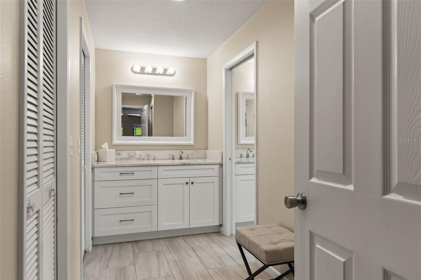 13916 MIDDLE PARK DR — photo 15