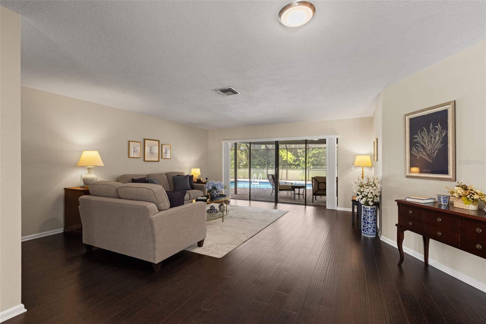 13916 MIDDLE PARK DR — photo 11