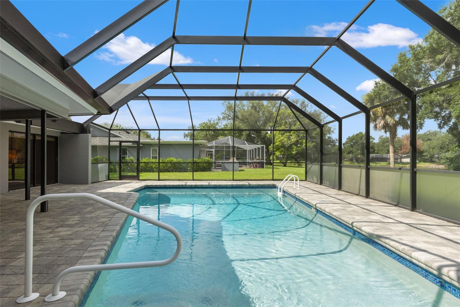 13916 MIDDLE PARK DR — photo 27