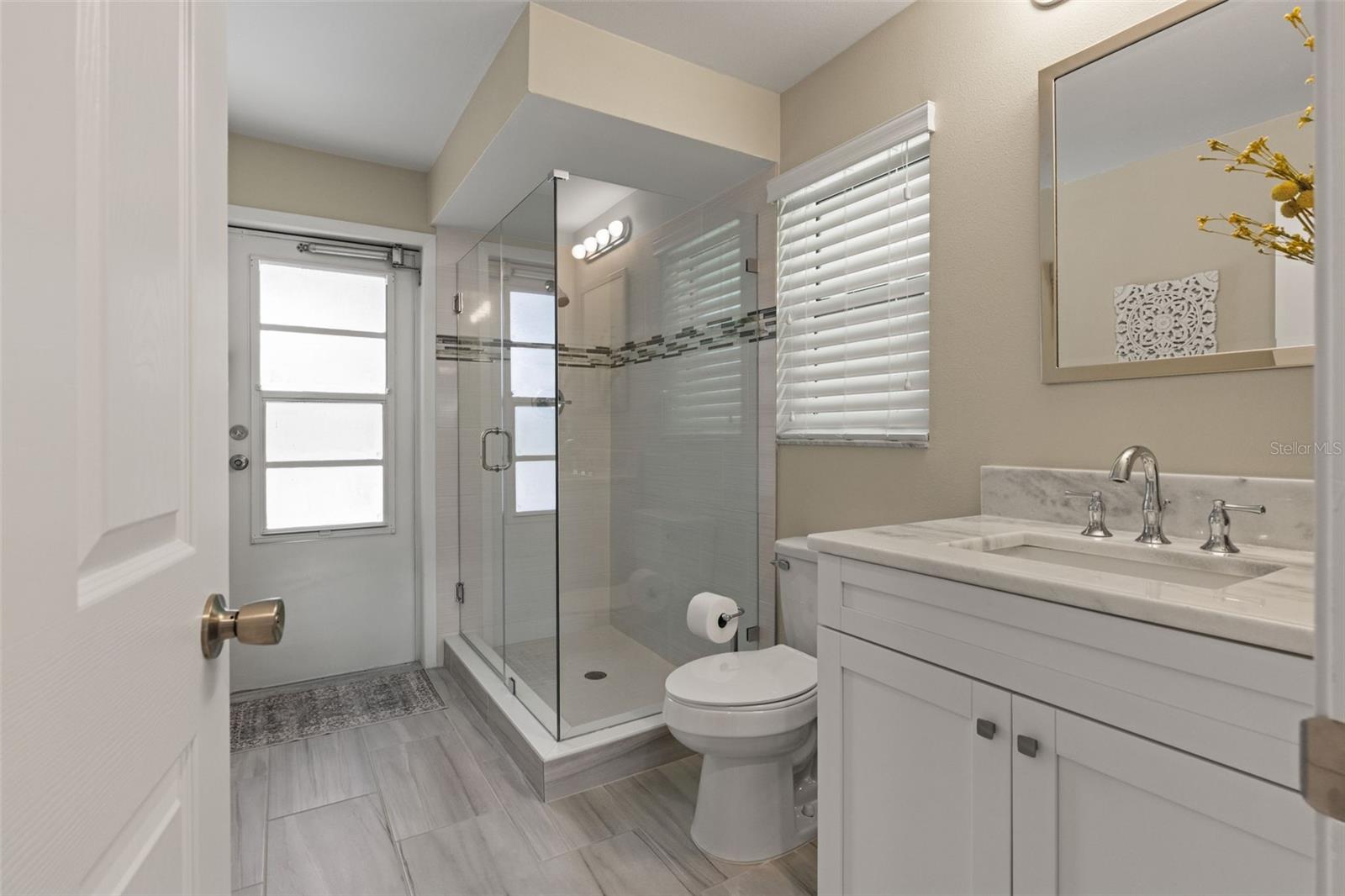 13916 MIDDLE PARK DR — photo 26