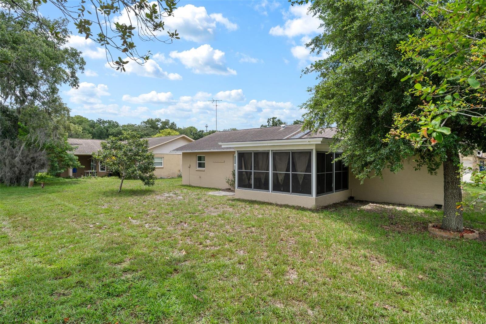 8643 WOODBRIDGE DR — photo 22