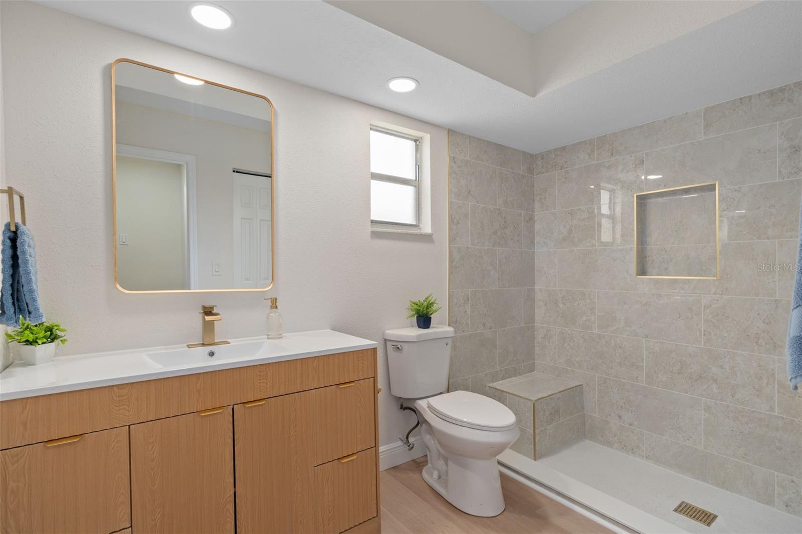 8643 WOODBRIDGE DR — photo 13