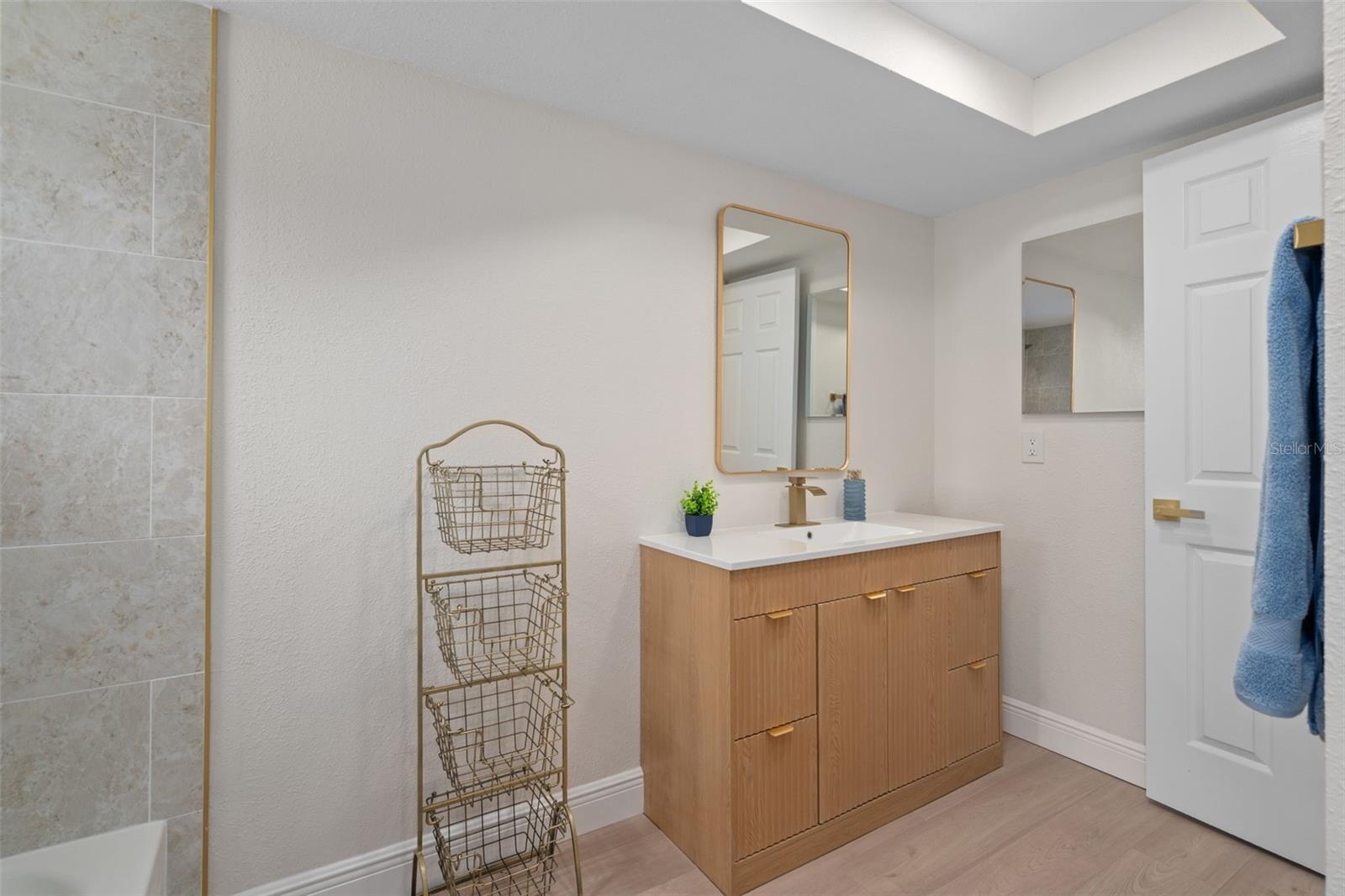 8643 WOODBRIDGE DR — photo 17