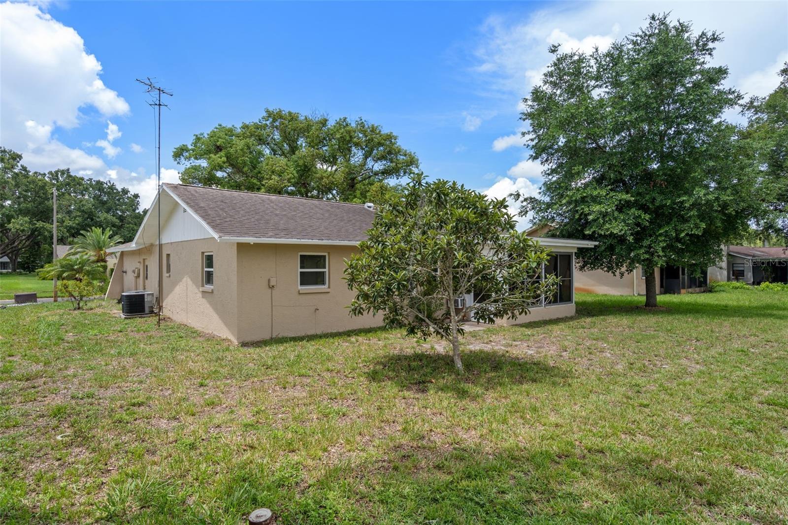 8643 WOODBRIDGE DR — photo 21