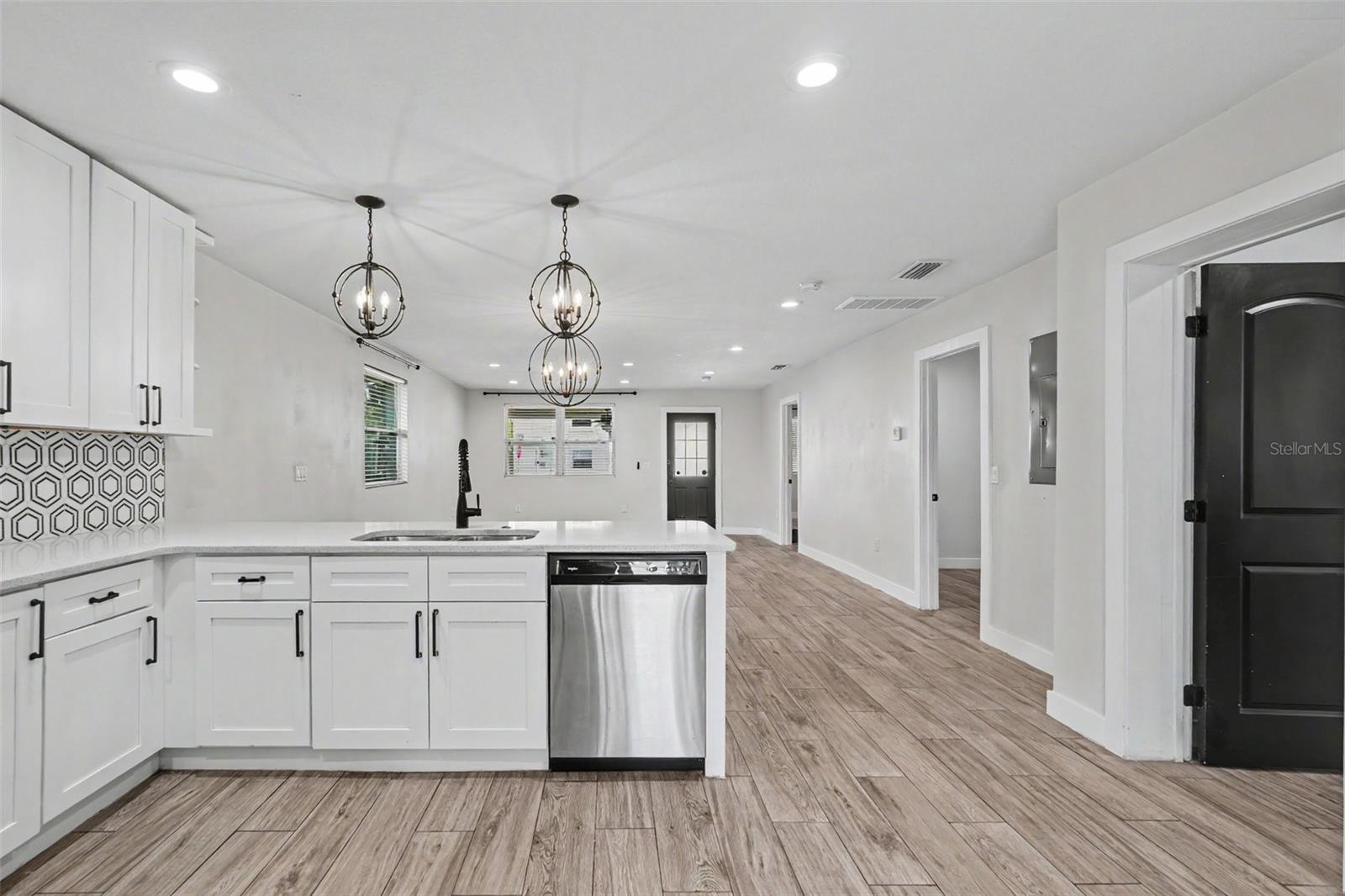 801 E BAKER ST — photo 15