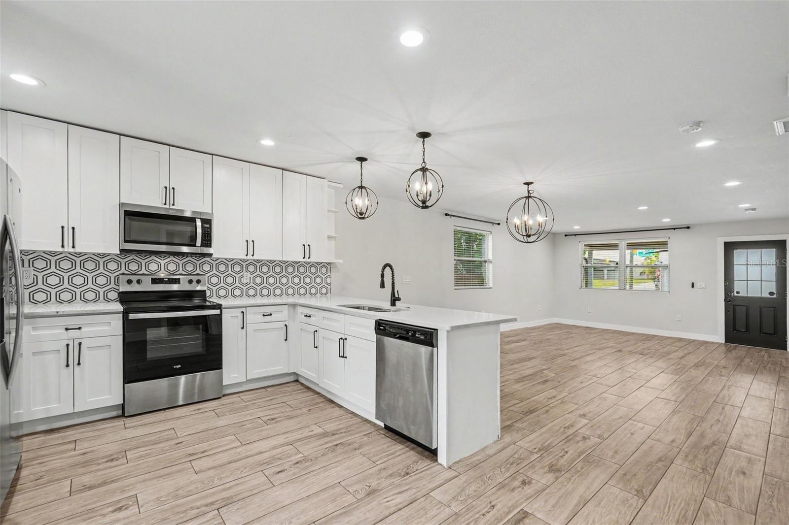 801 E BAKER ST — photo 18