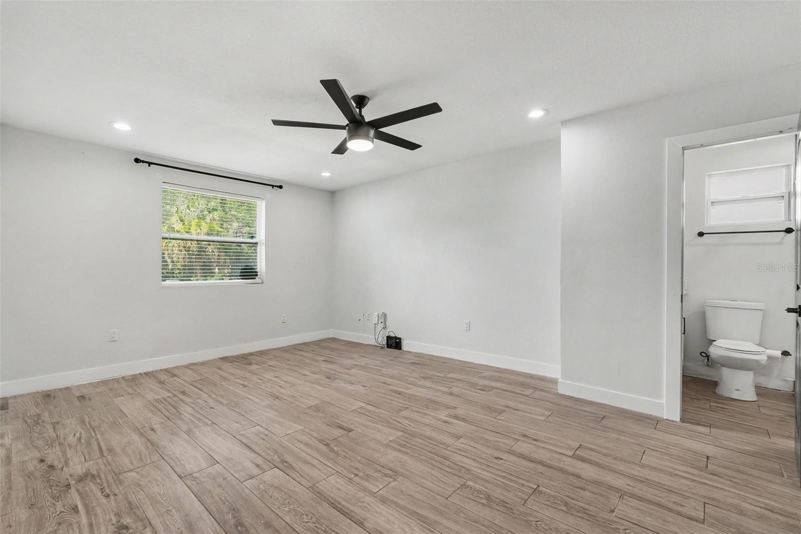 801 E BAKER ST — photo 27