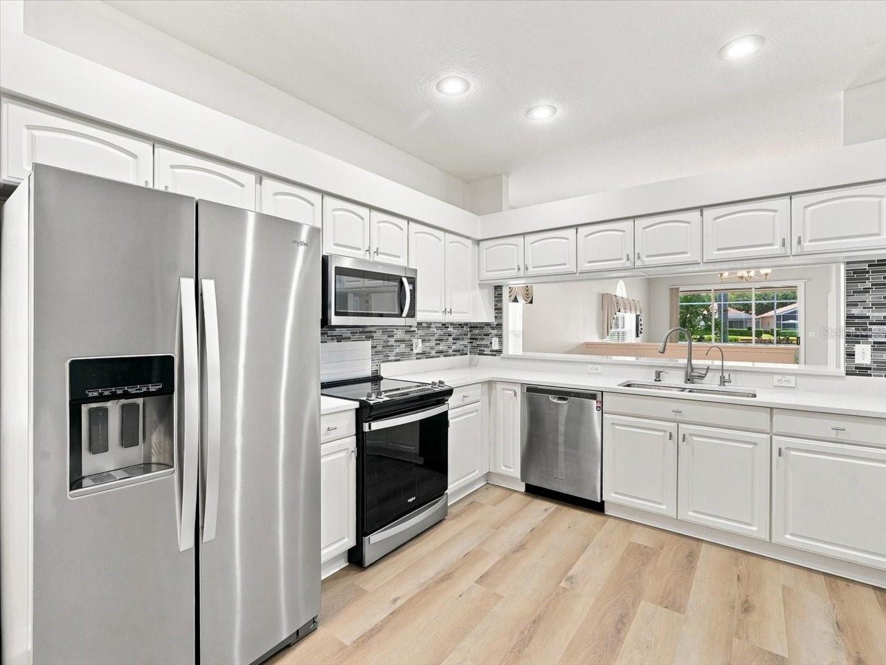 1333 LINDENWOOD DR — photo 3