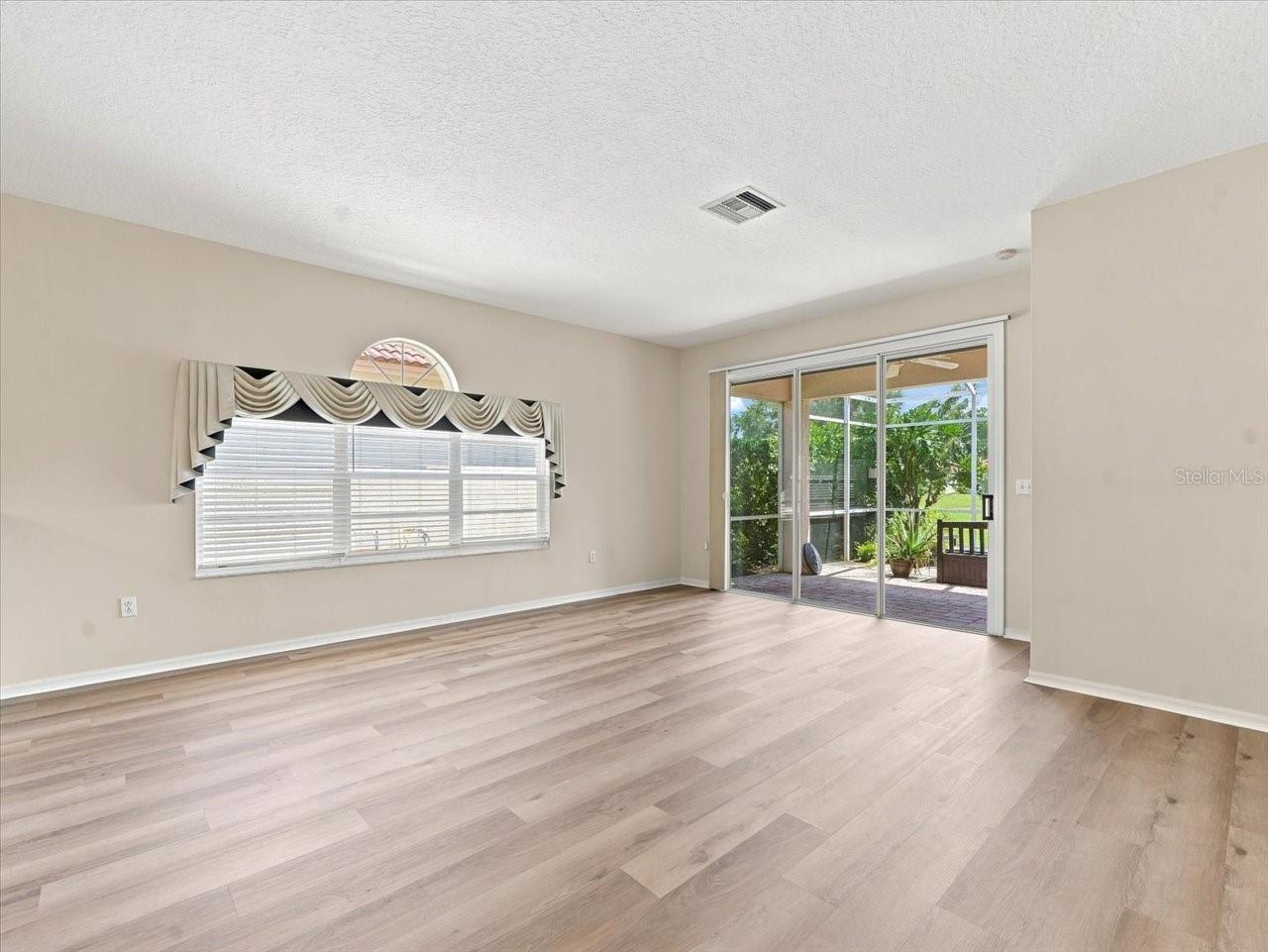 1333 LINDENWOOD DR — photo 8