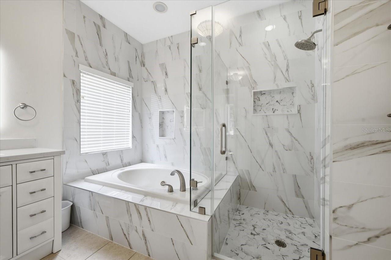 1333 LINDENWOOD DR — photo 16