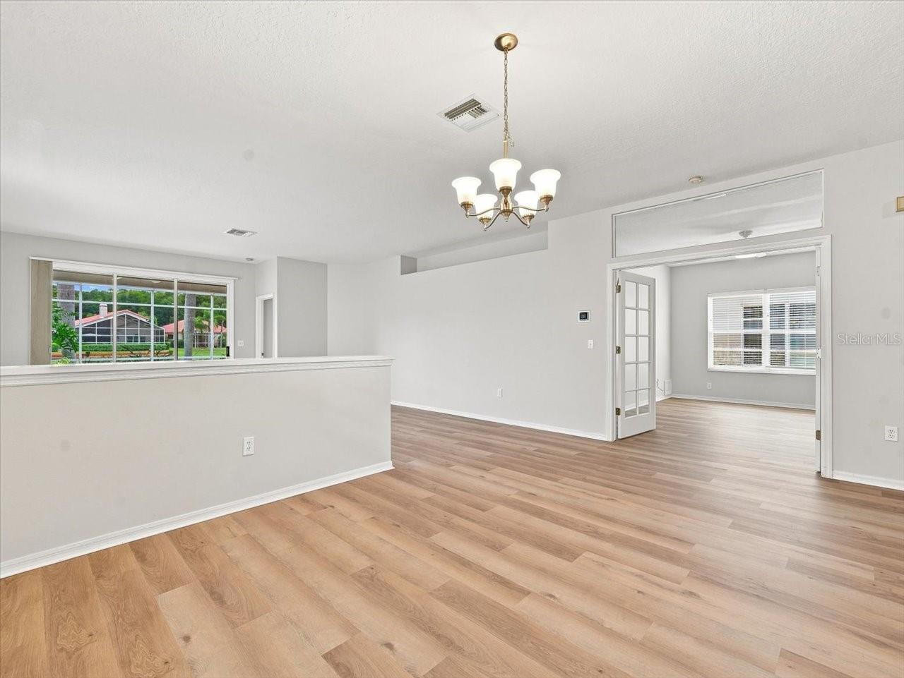 1333 LINDENWOOD DR — photo 45