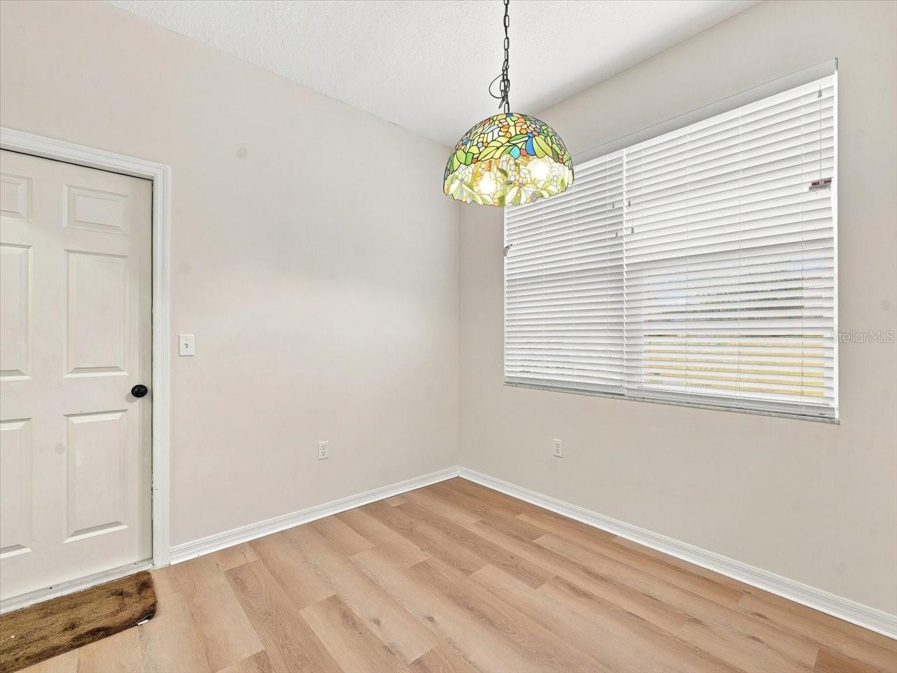 1333 LINDENWOOD DR — photo 43