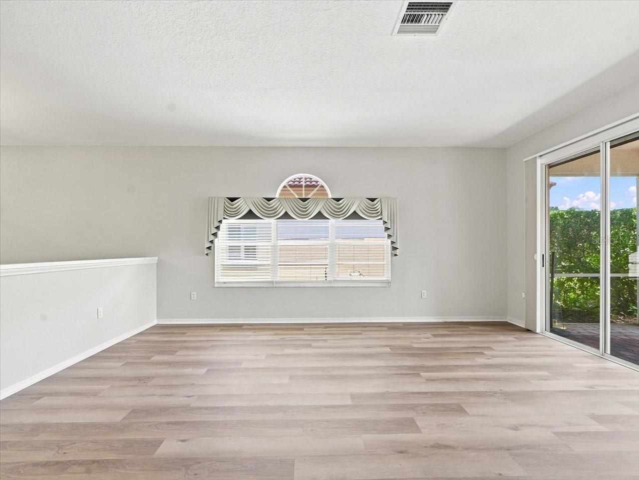 1333 LINDENWOOD DR — photo 39