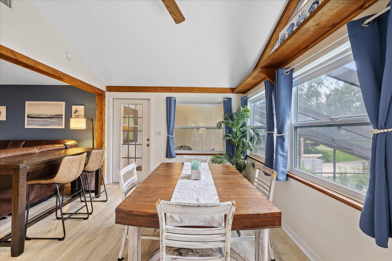 1410 RIVERSIDE DR — photo 32