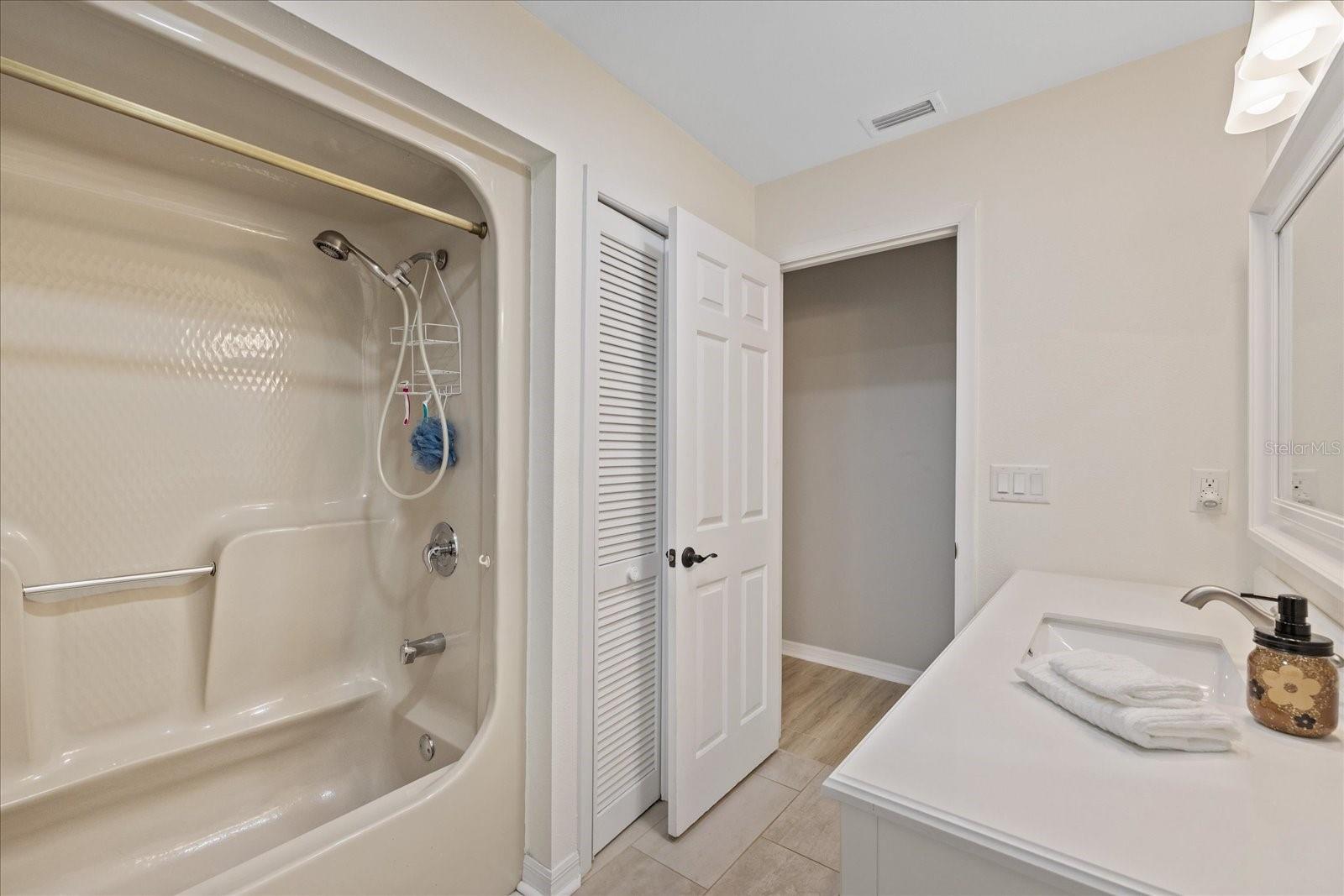 1410 RIVERSIDE DR — photo 49