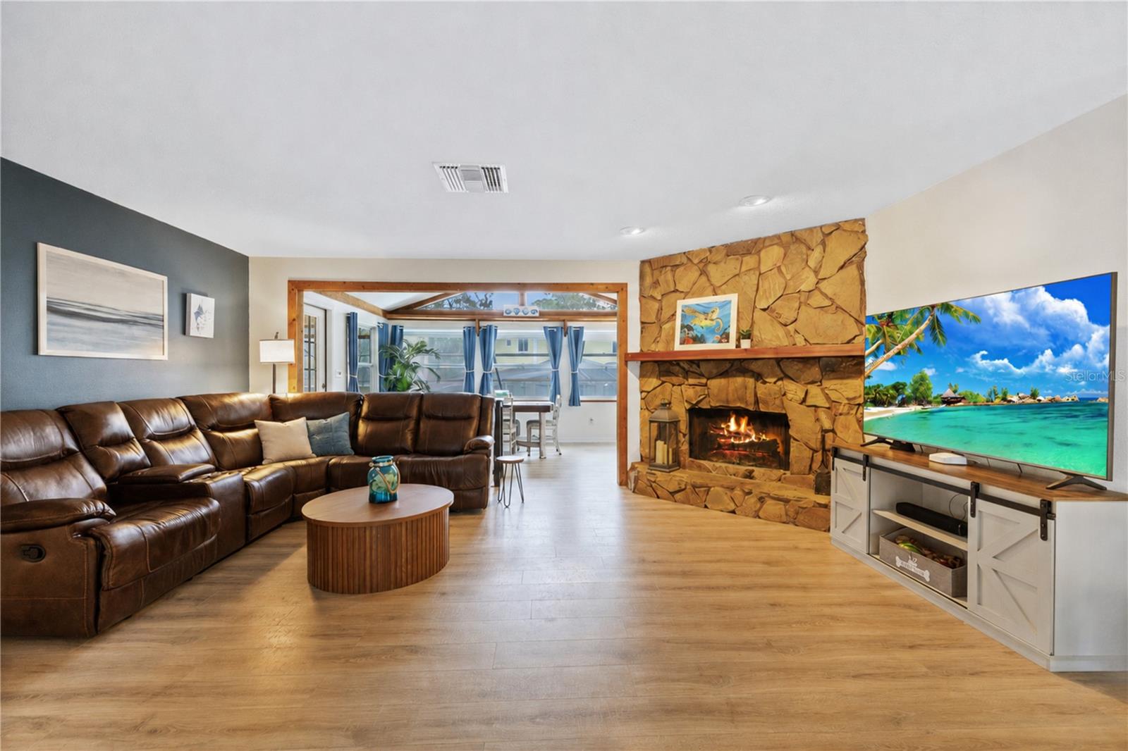 1410 RIVERSIDE DR — photo 25