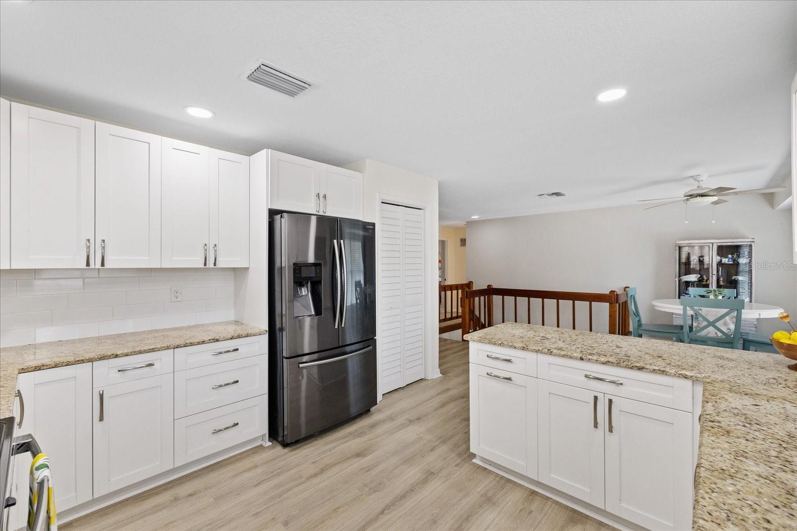 1410 RIVERSIDE DR — photo 23