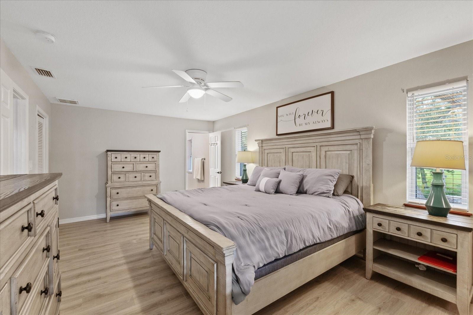1410 RIVERSIDE DR — photo 36