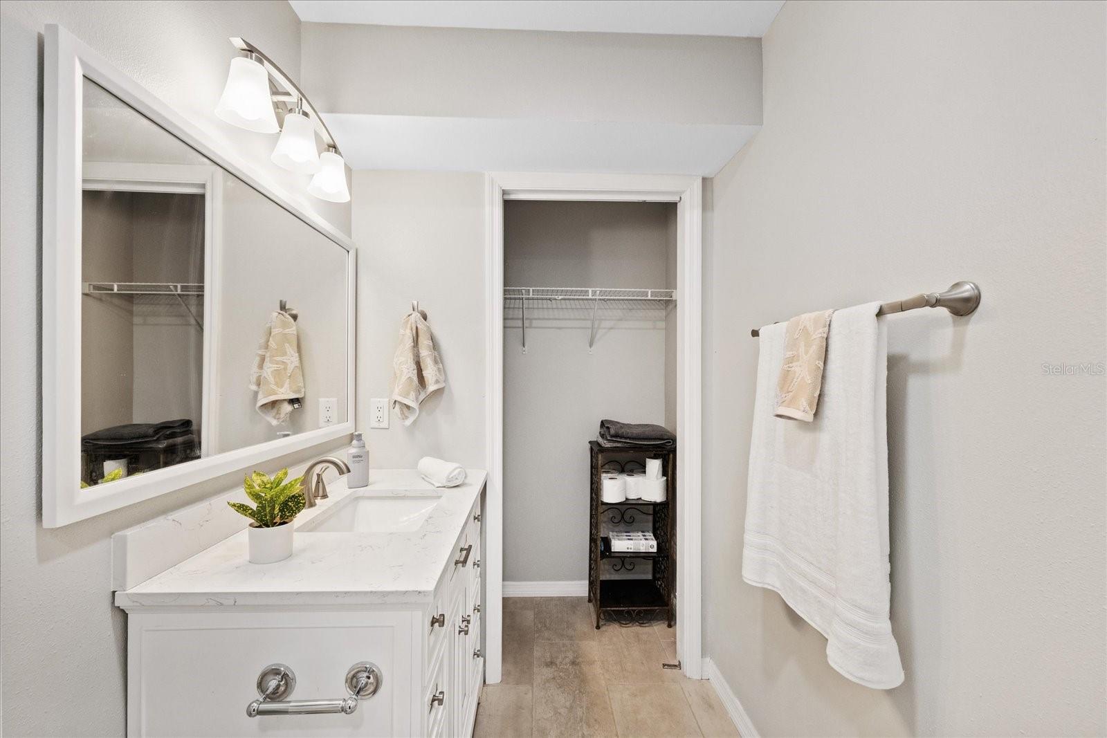 1410 RIVERSIDE DR — photo 11