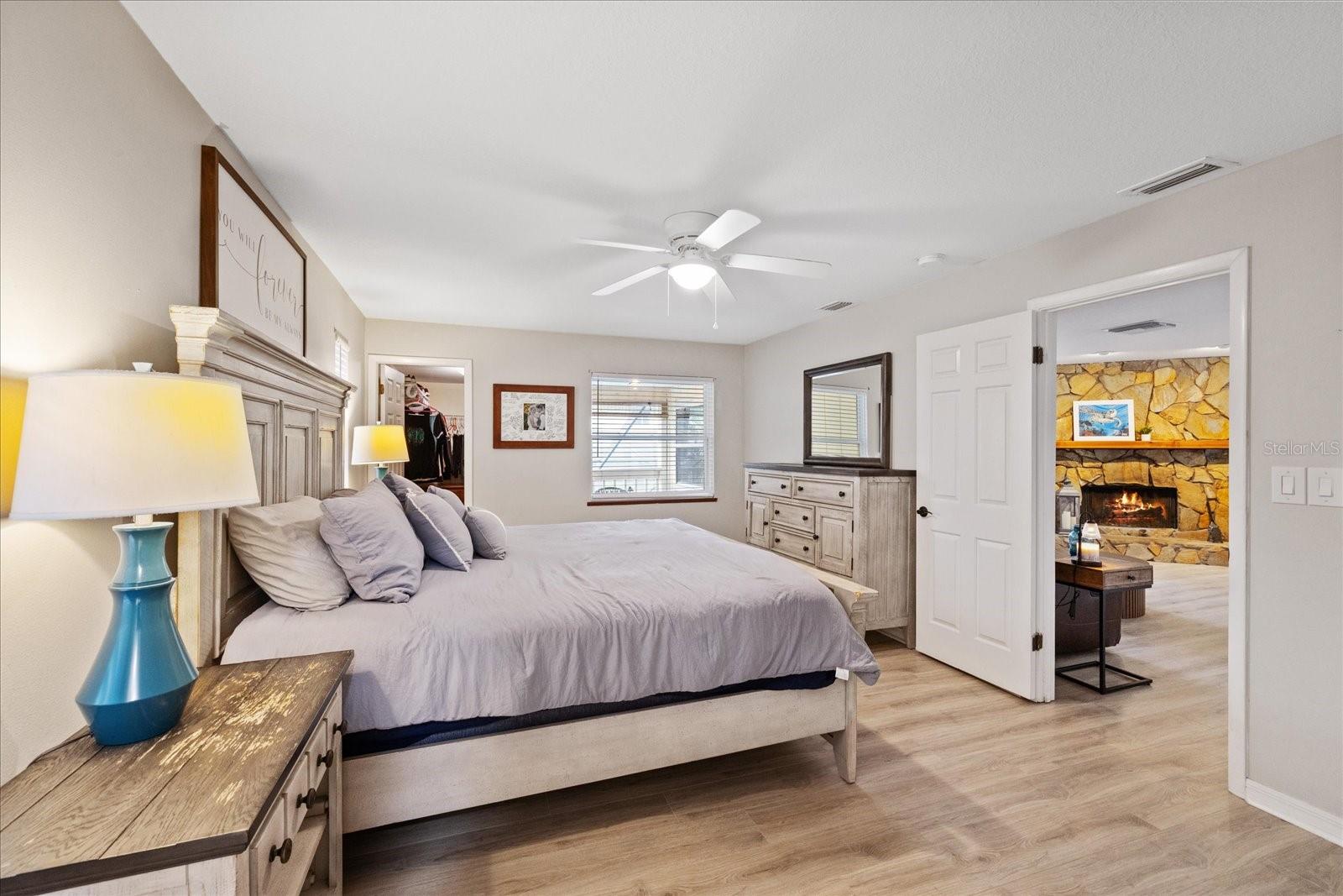 1410 RIVERSIDE DR — photo 35
