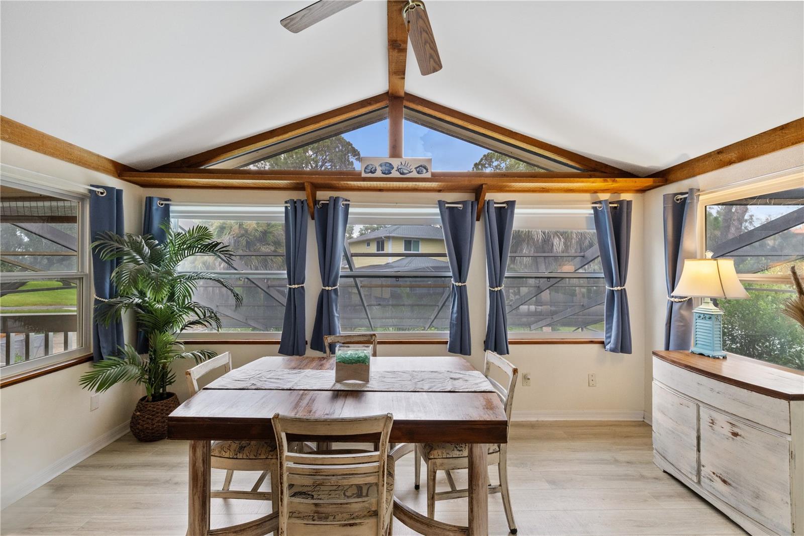 1410 RIVERSIDE DR — photo 30