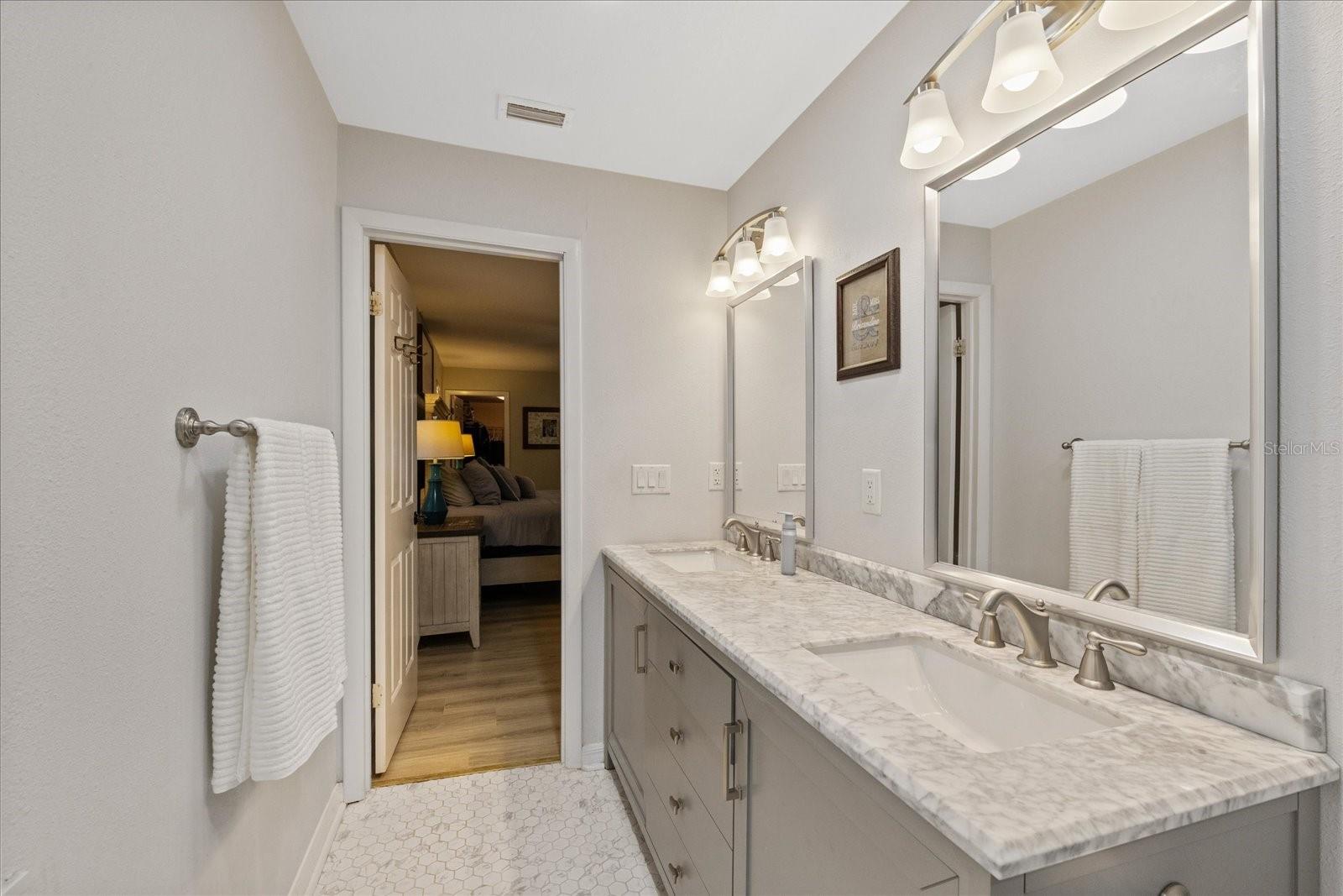 1410 RIVERSIDE DR — photo 43