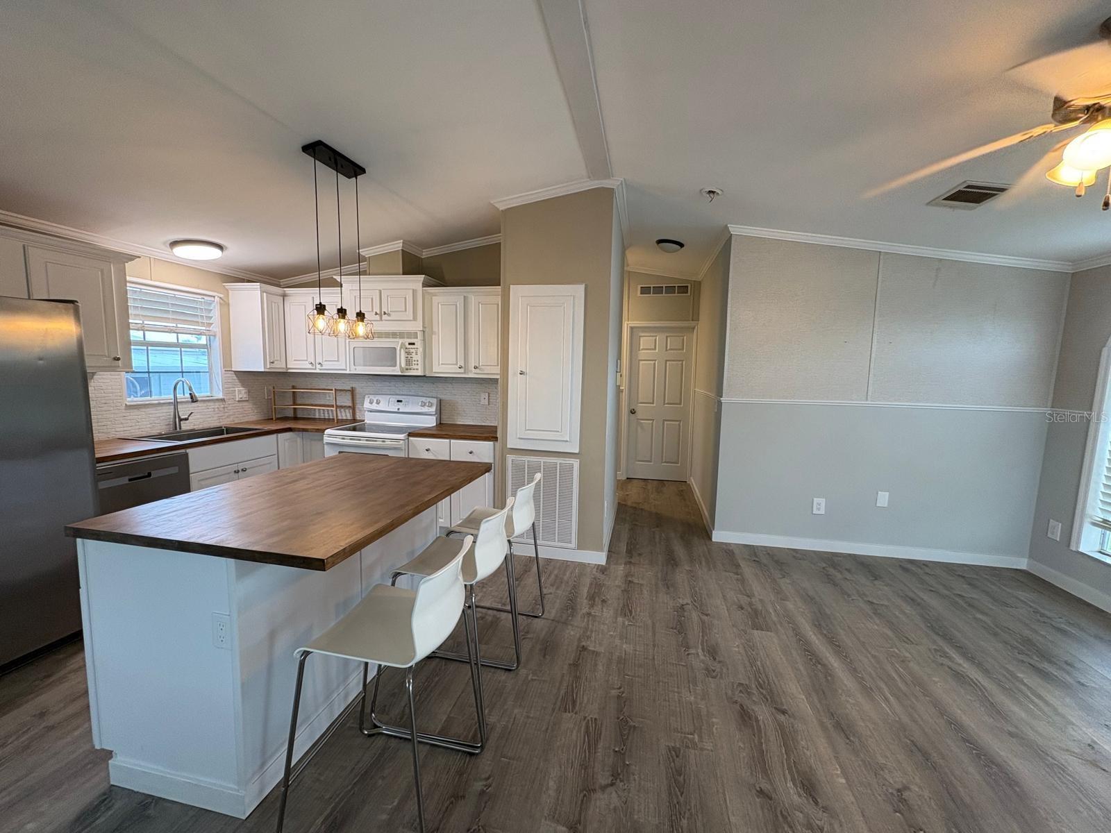 653 LOS ALTOS — photo 6