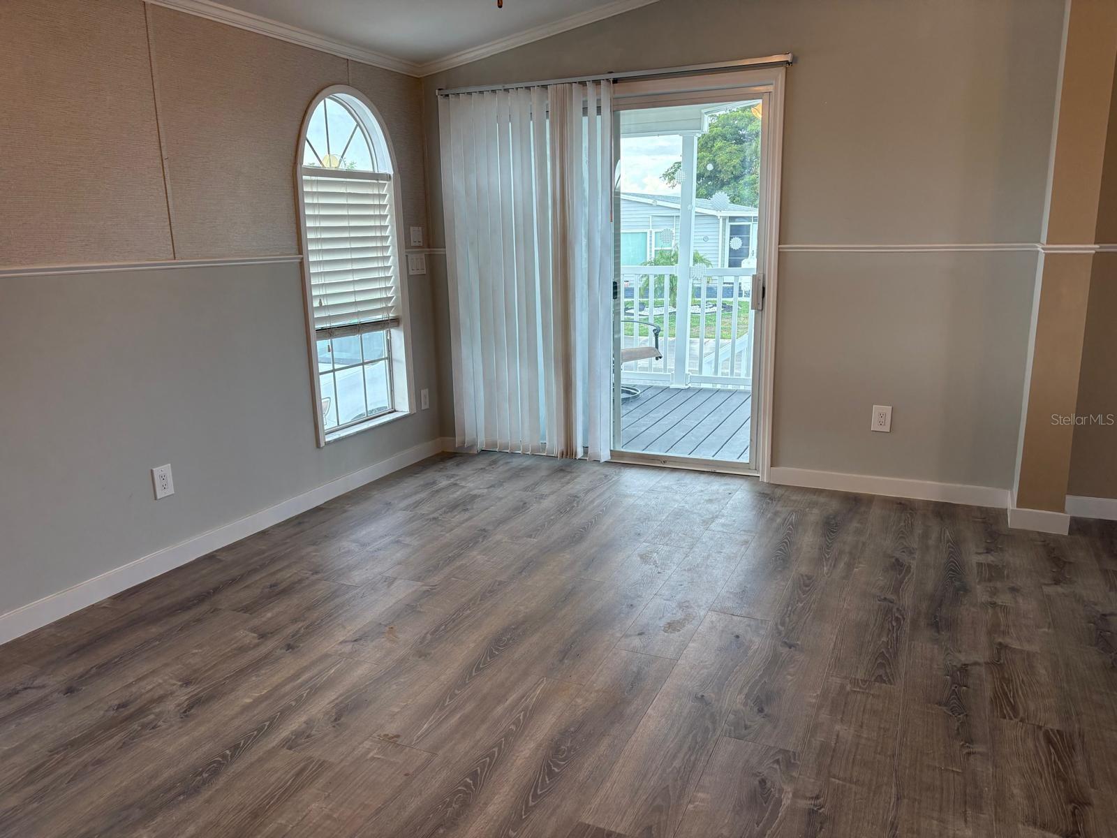 653 LOS ALTOS — photo 8