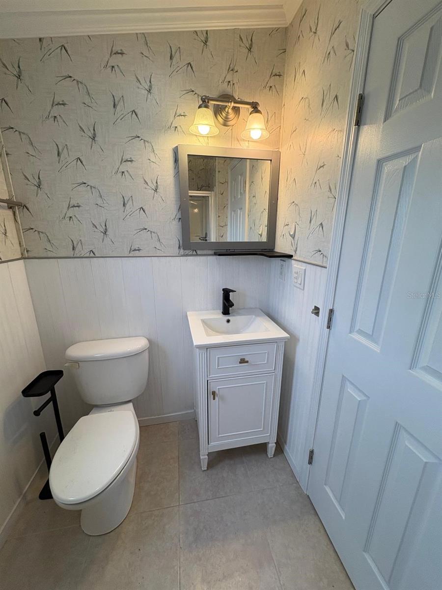 653 LOS ALTOS — photo 11