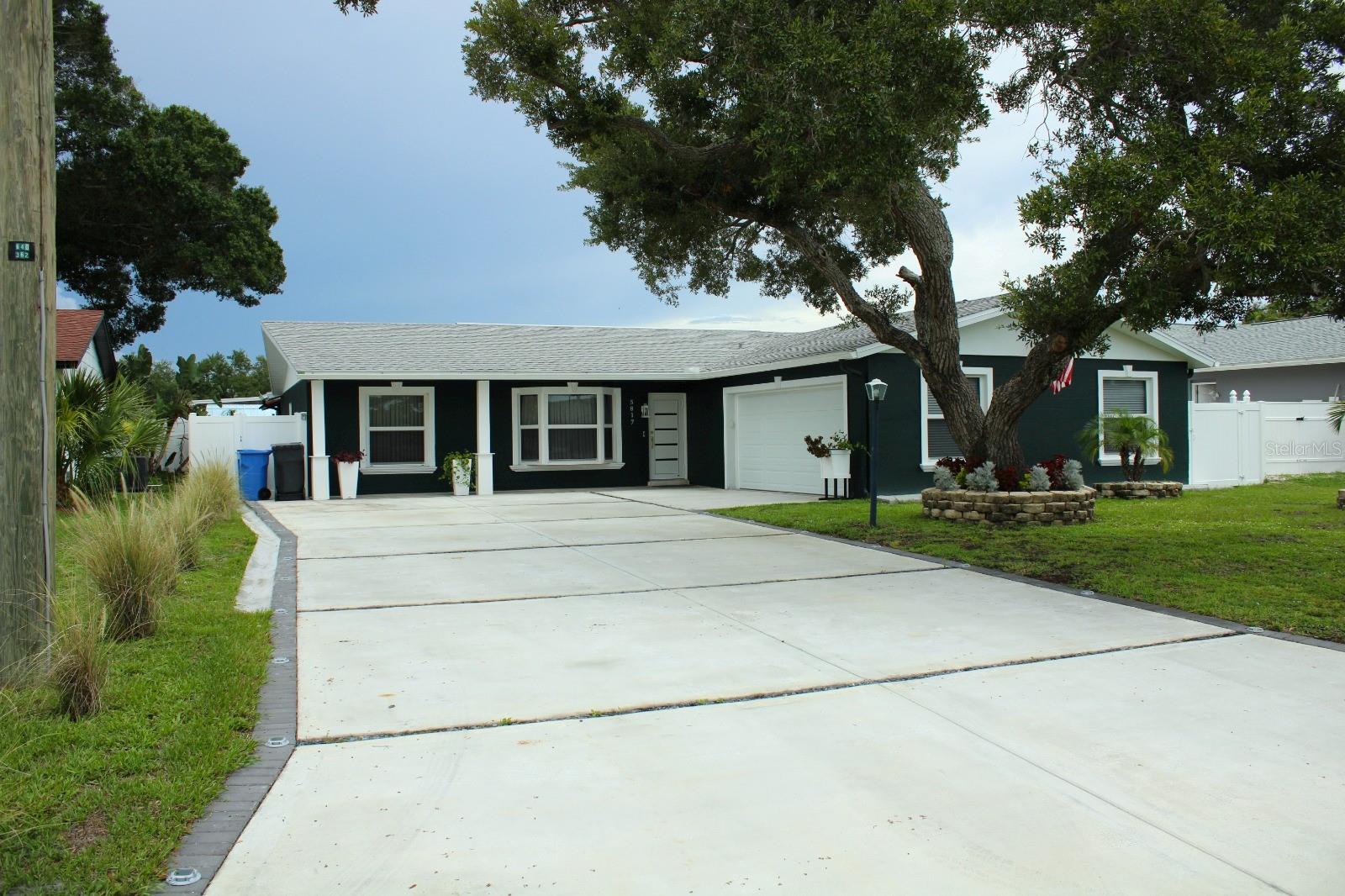 5817 TAMPA SHORES BLVD — photo 2