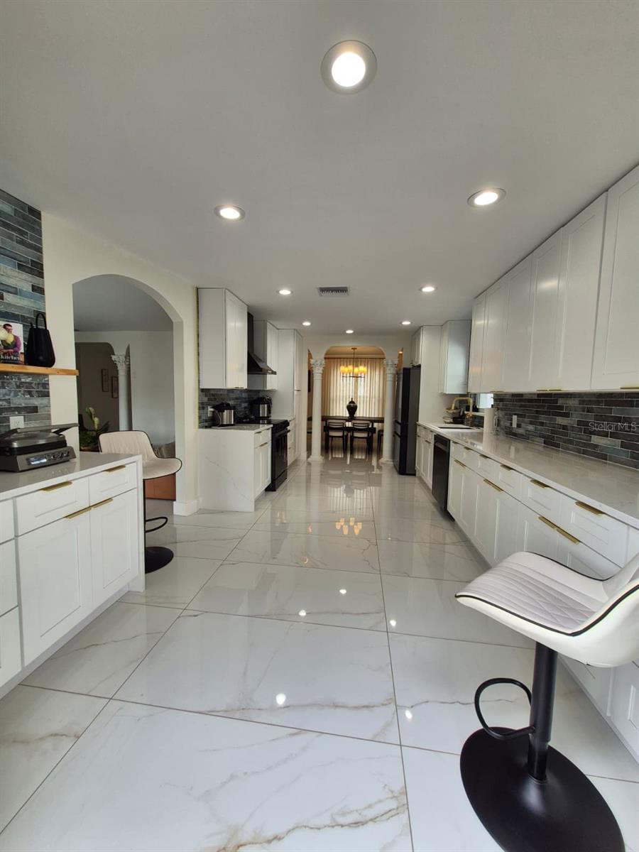 5817 TAMPA SHORES BLVD — photo 12