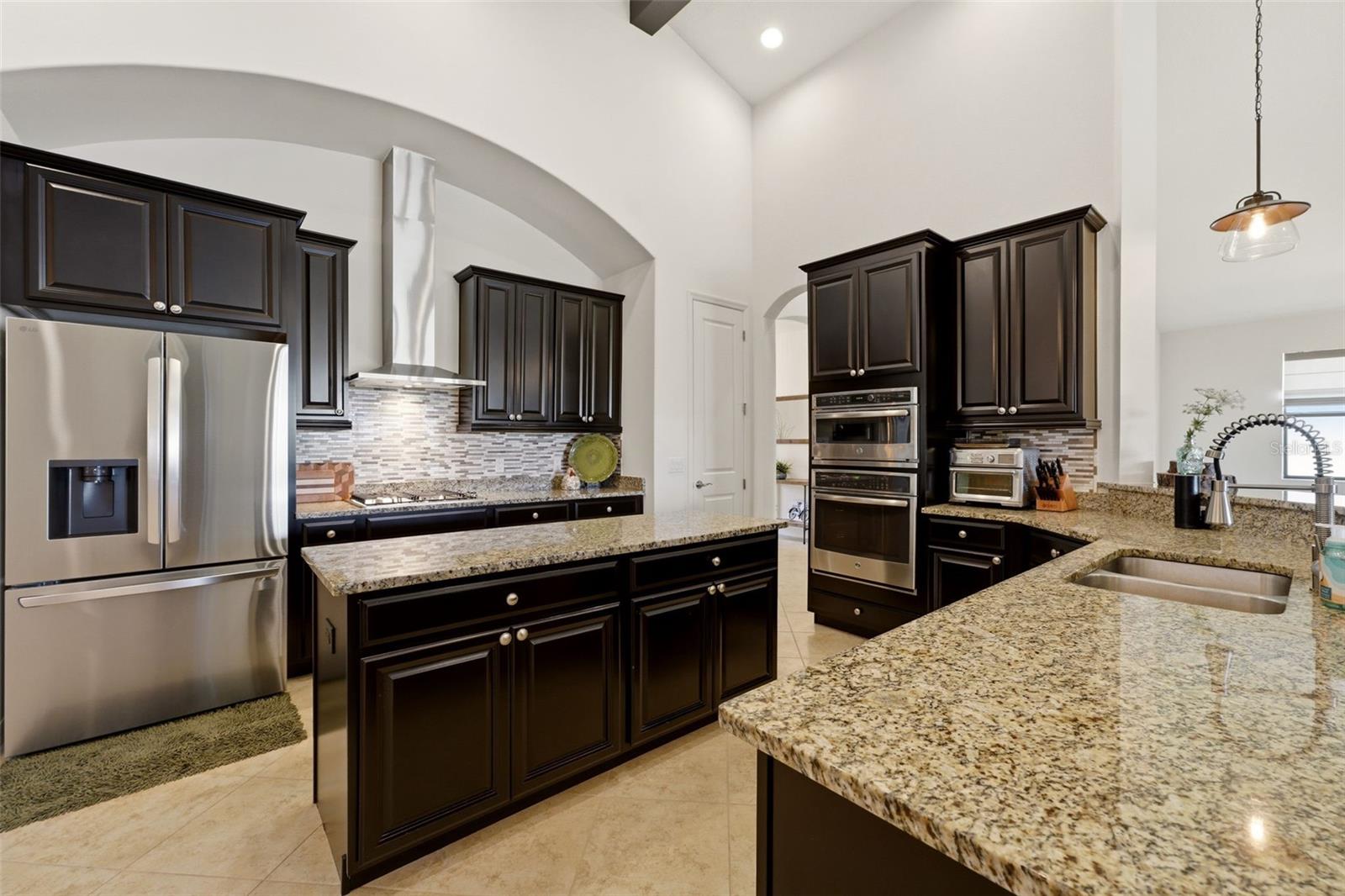534 CHANTILLY TRL — photo 17