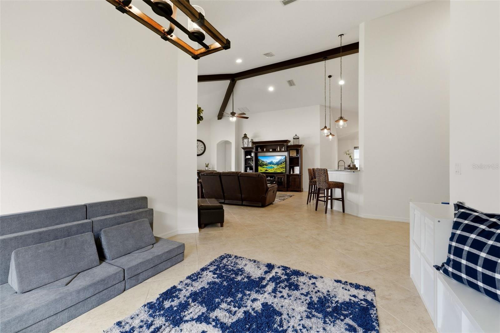 534 CHANTILLY TRL — photo 9