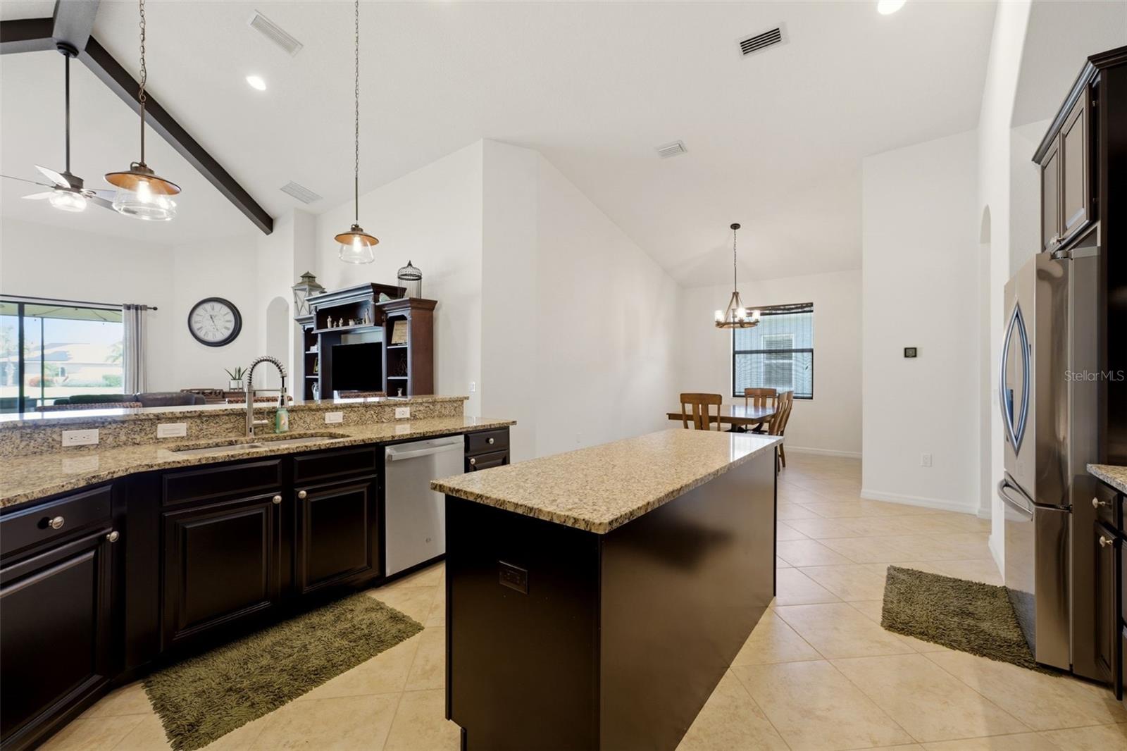 534 CHANTILLY TRL — photo 22