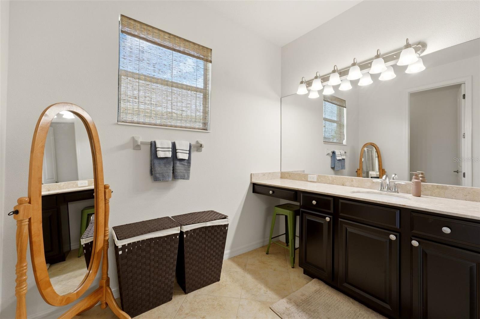 534 CHANTILLY TRL — photo 28