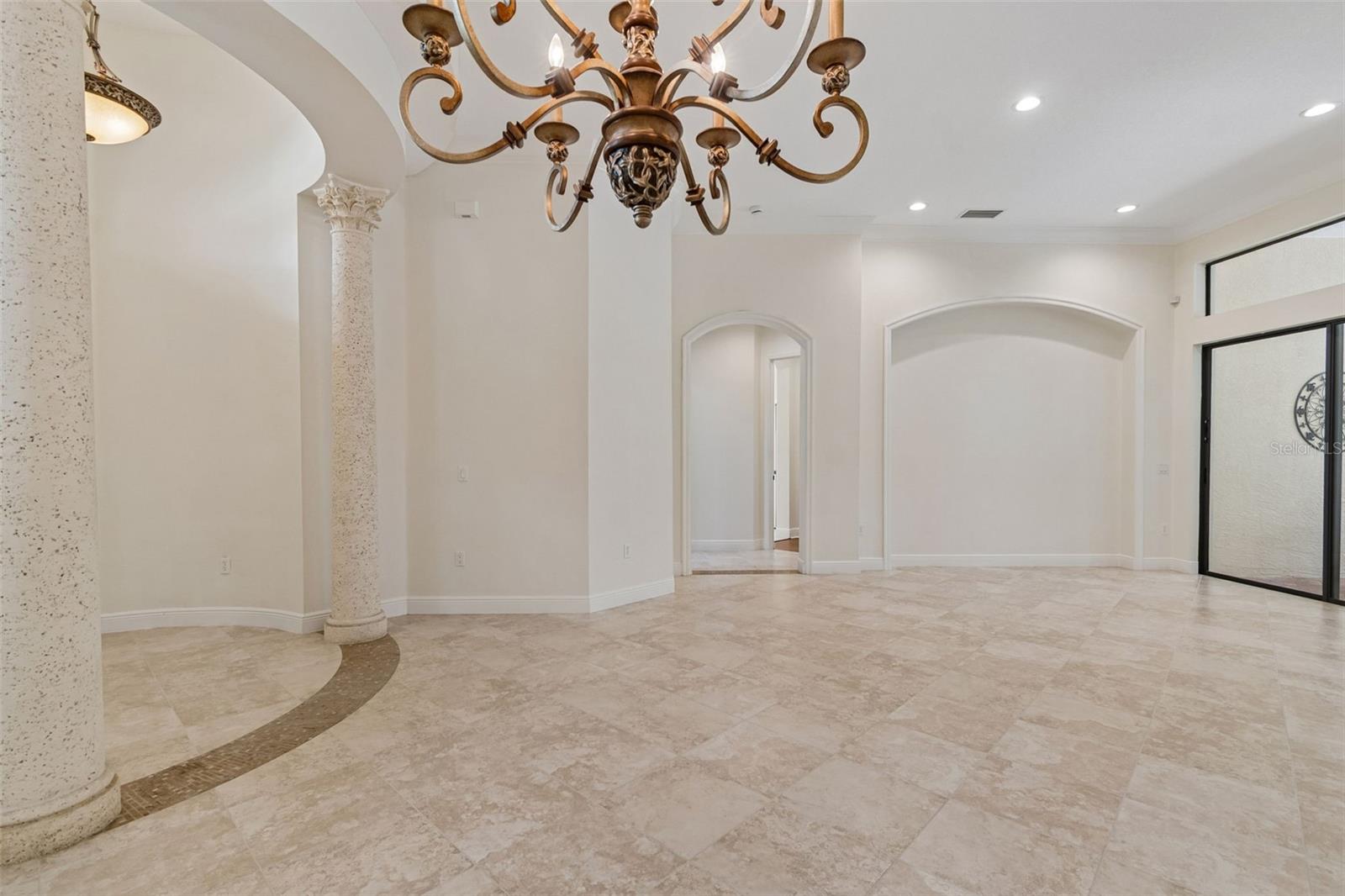 7222 LAKE FOREST GLN — photo 8