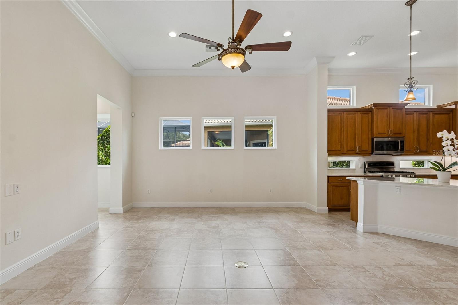 7222 LAKE FOREST GLN — photo 16