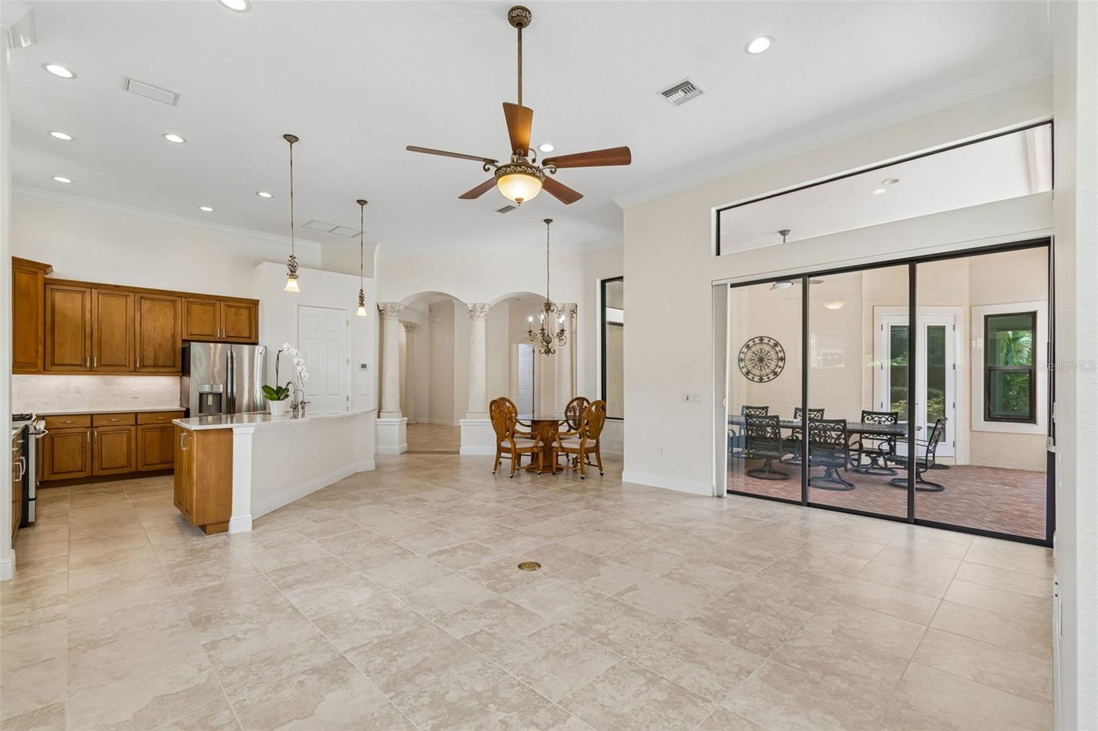 7222 LAKE FOREST GLN — photo 14