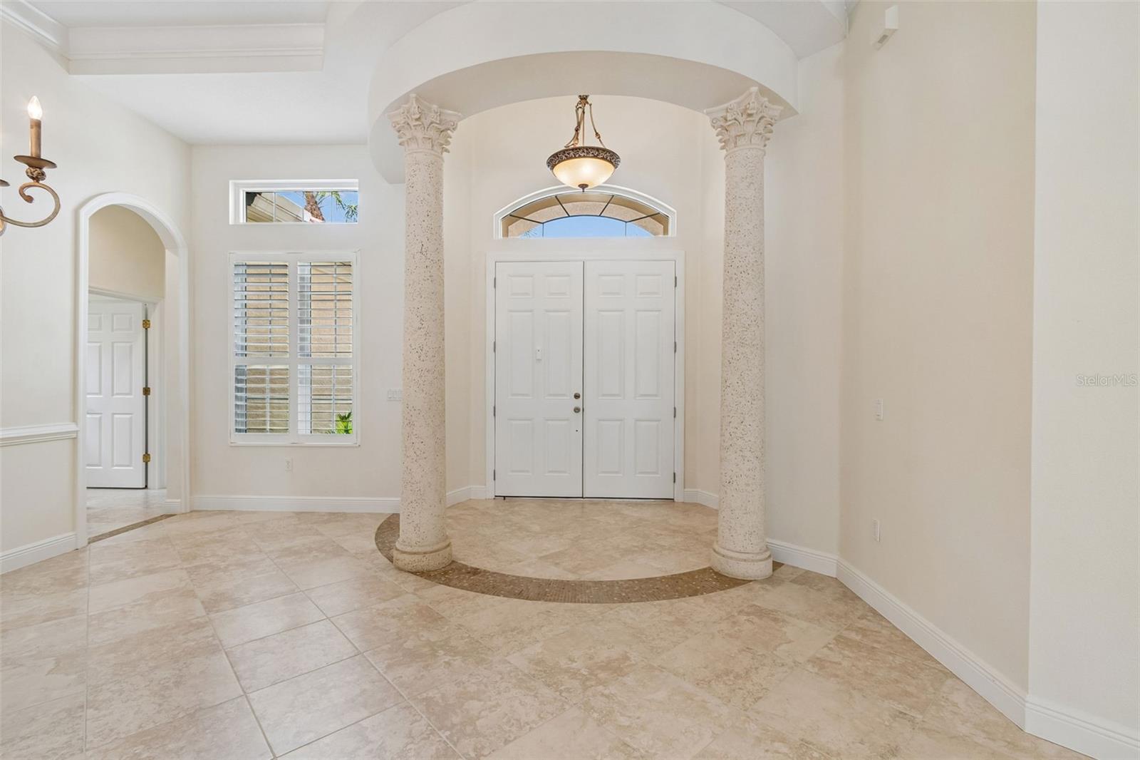 7222 LAKE FOREST GLN — photo 3