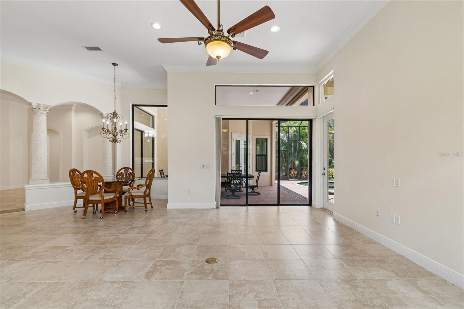7222 LAKE FOREST GLN — photo 18