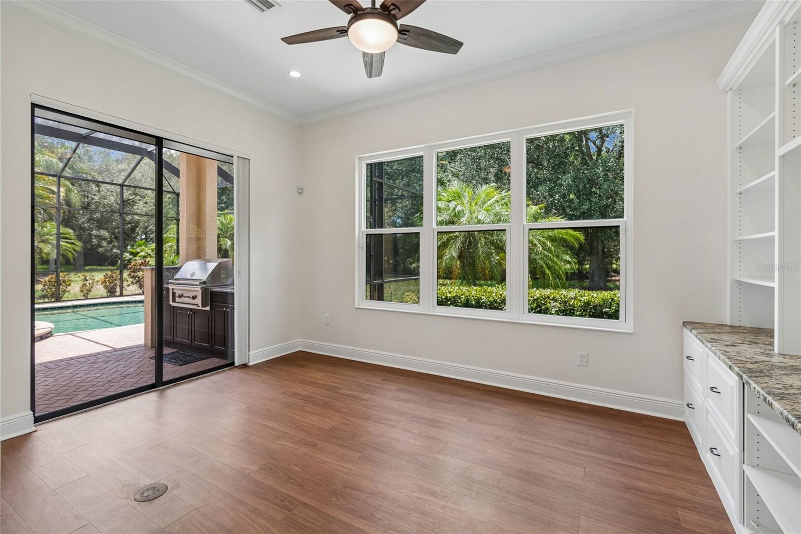 7222 LAKE FOREST GLN — photo 20