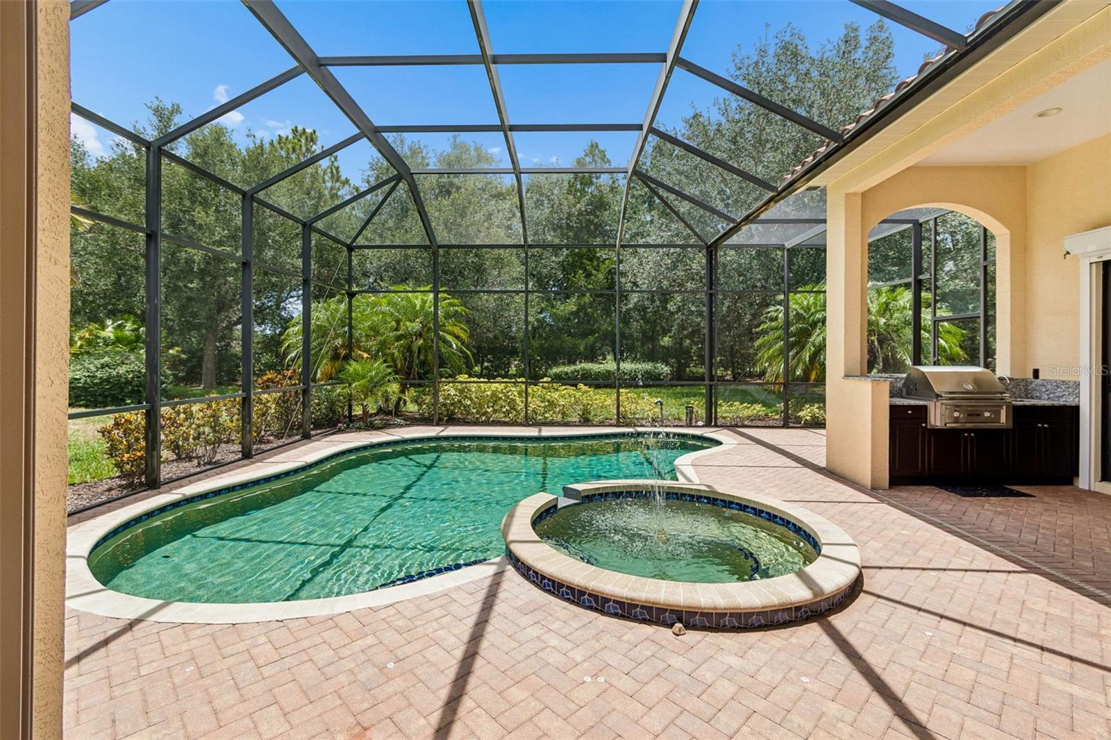 7222 LAKE FOREST GLN — photo 41