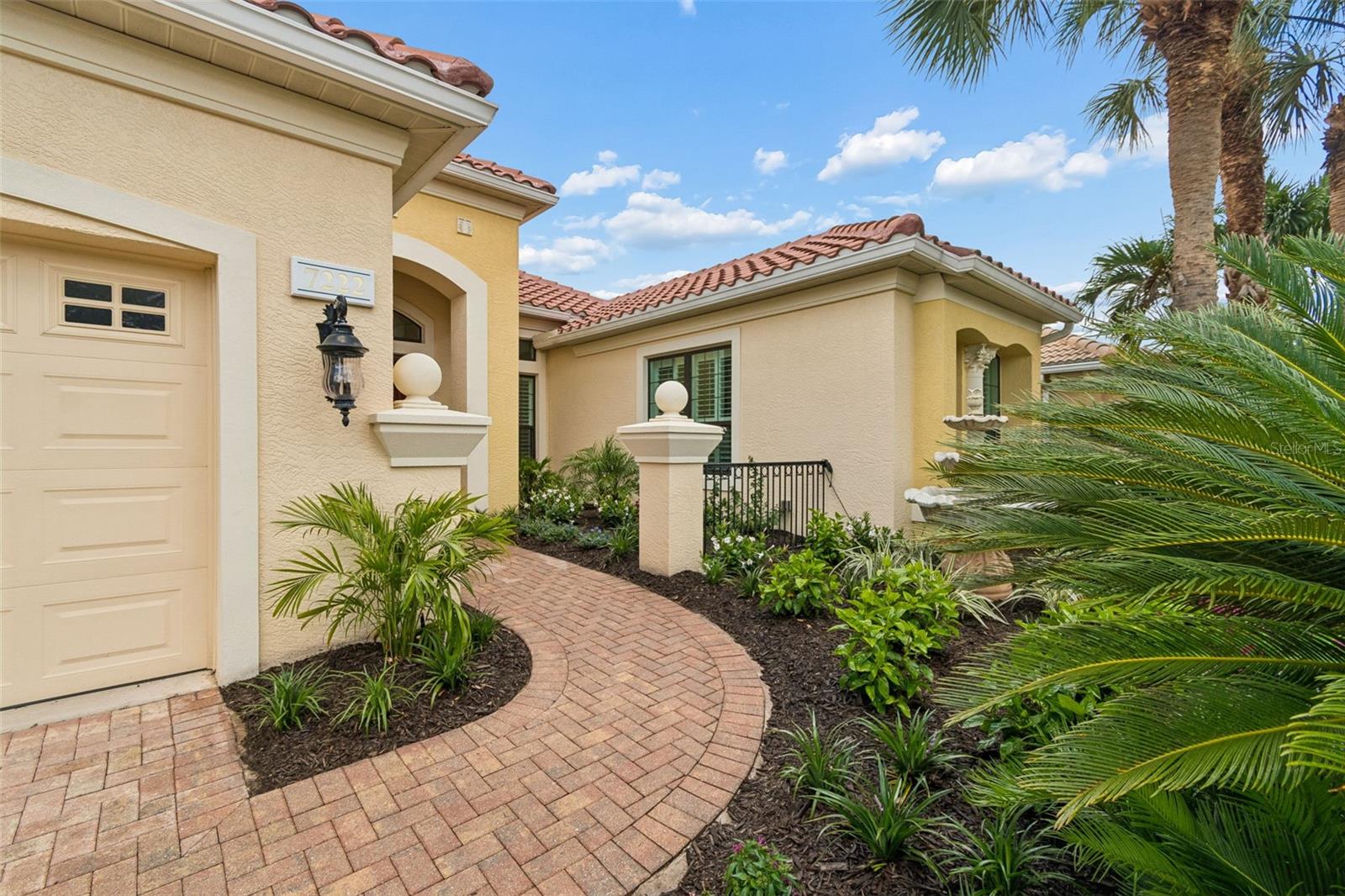 7222 LAKE FOREST GLN — photo 46