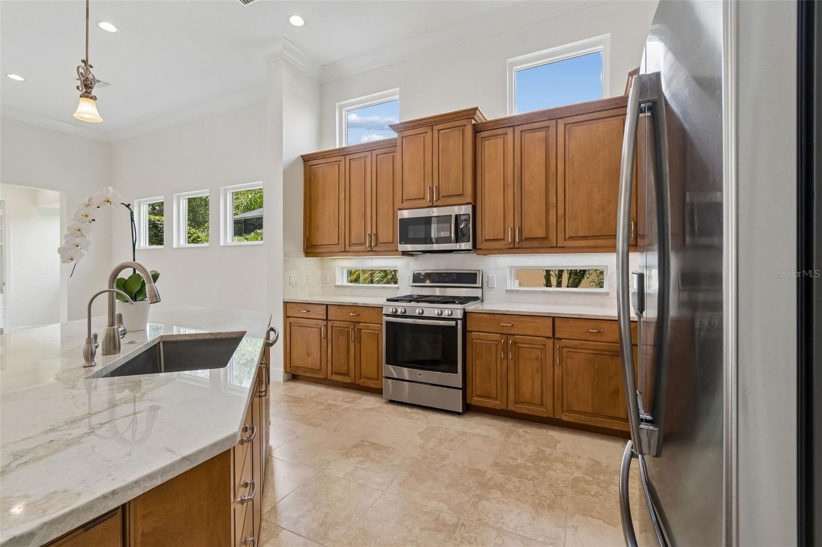 7222 LAKE FOREST GLN — photo 11