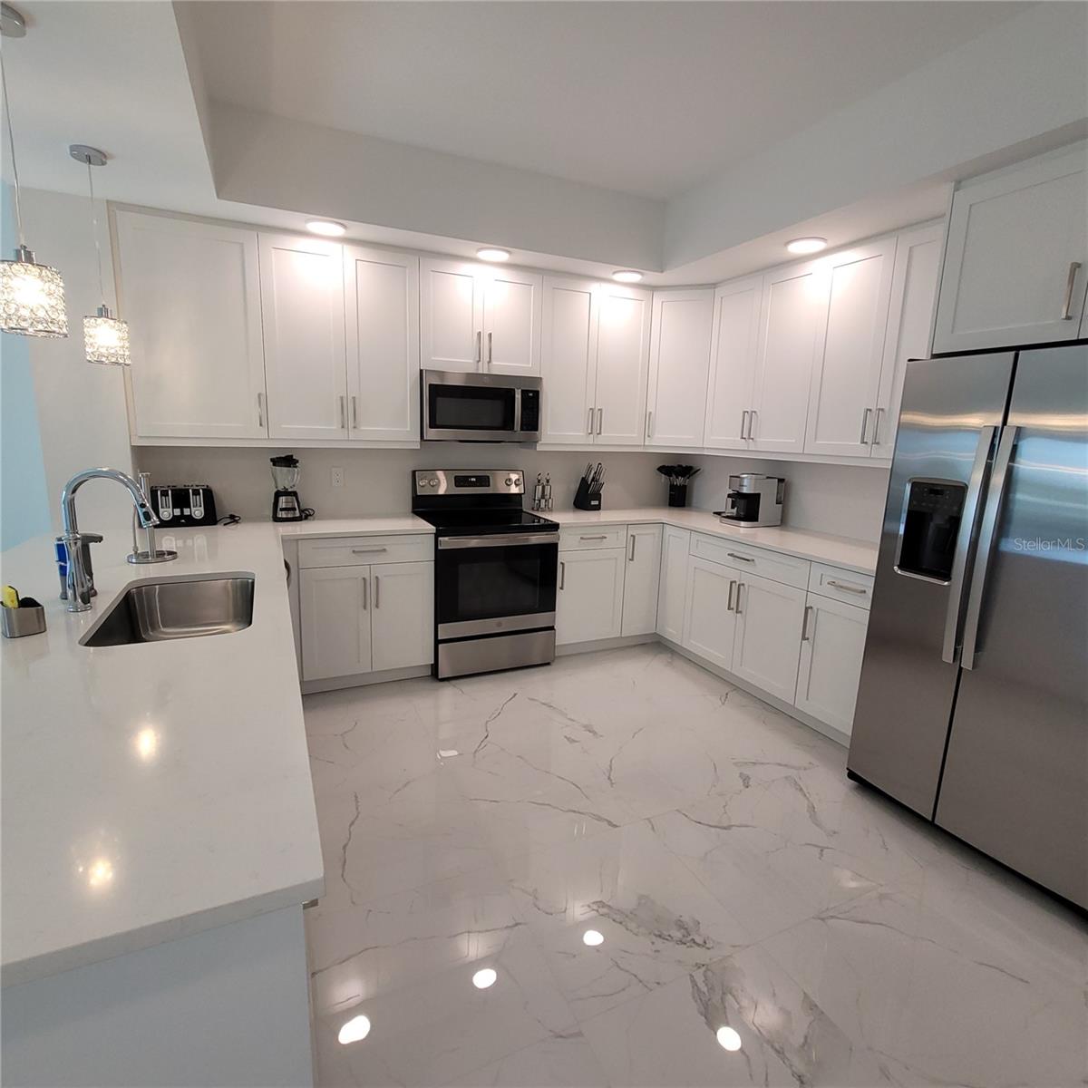 415 ISLAND WAY #201 — photo 9