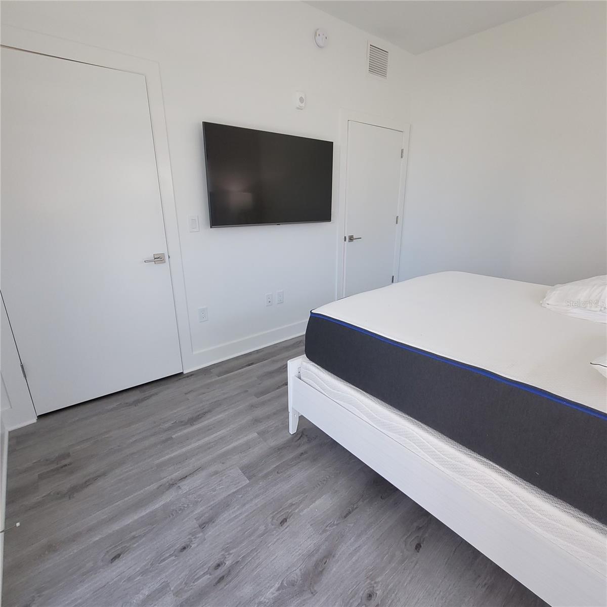 415 ISLAND WAY #201 — photo 27