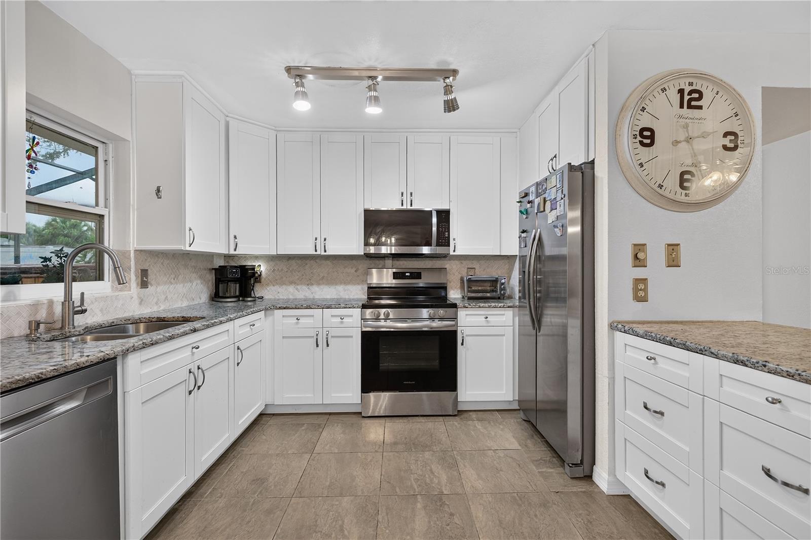 5010 STOLLS AVE — photo 18