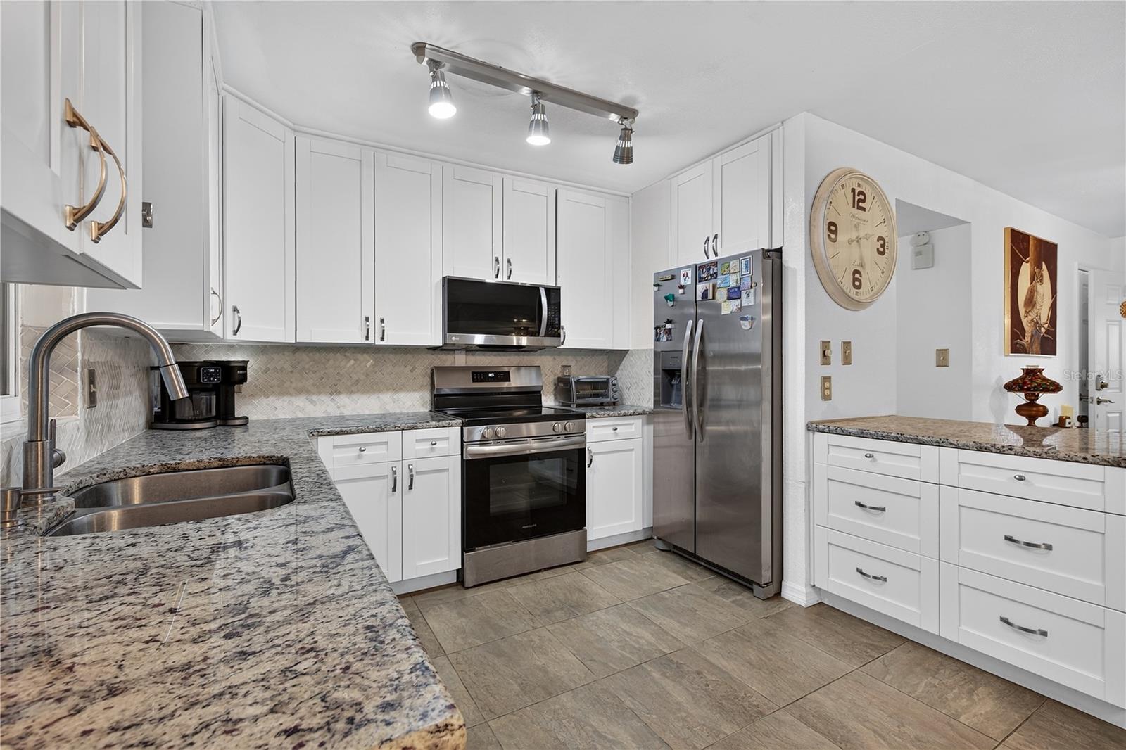 5010 STOLLS AVE — photo 16