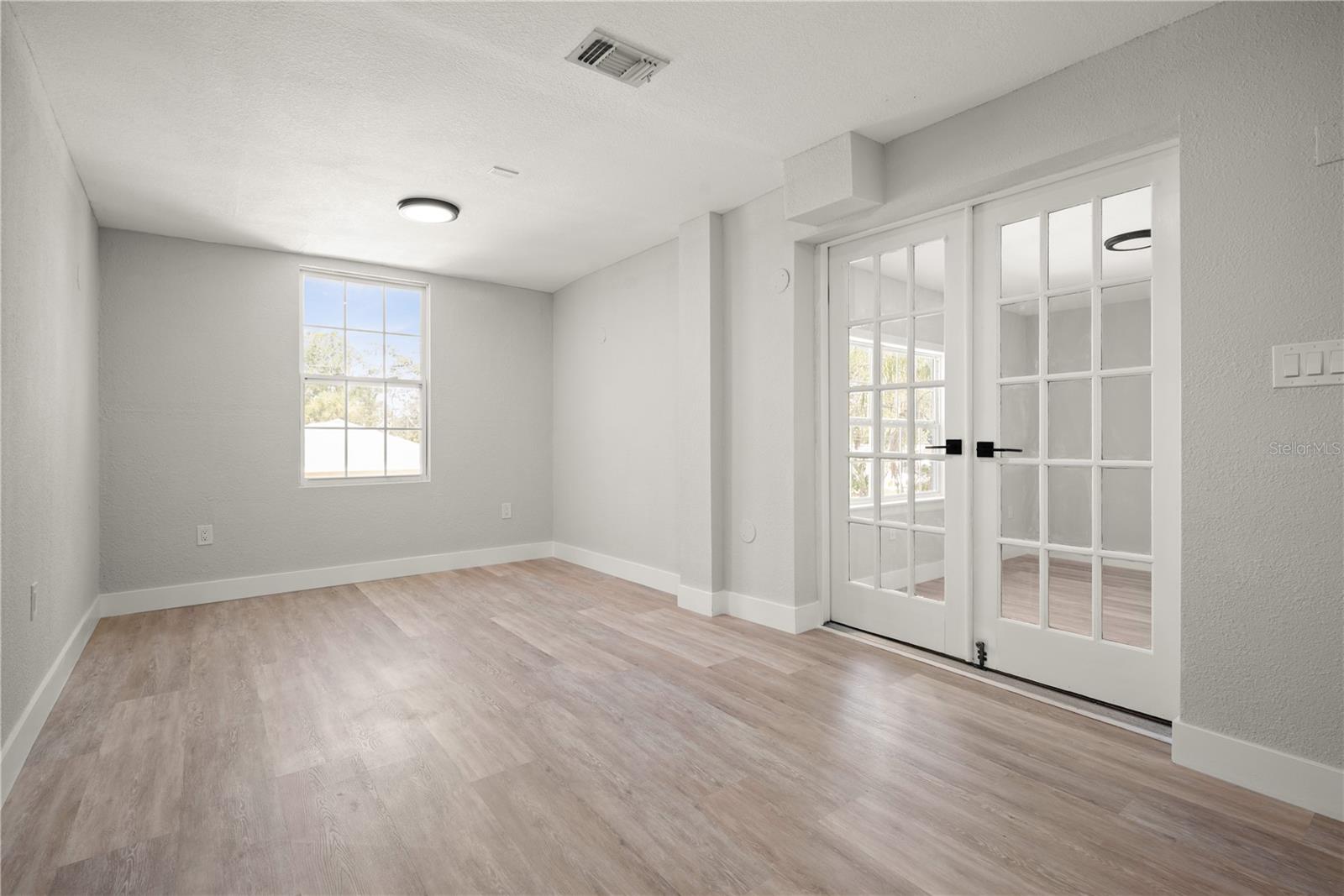 309 BATH ST — photo 16